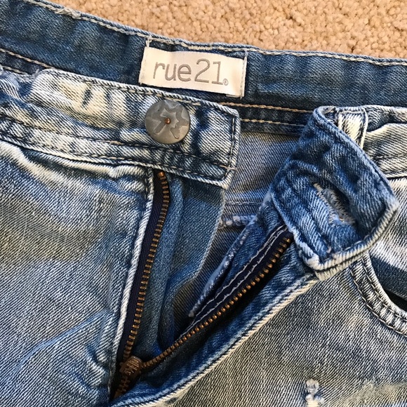 Rue 21 High Waist Distressed Denim Shorts Womens Size 7 Lace Peekaboo Pockets - Picture 12 of 14